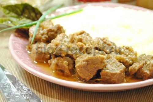 Говядина тушеная с луком и сливочным маслом. Мягчайшая говядина, тушеная в луковом соусе со сливочным маслом (видео-рецепт)