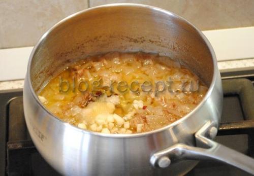 Говядина тушеная с луком и сливочным маслом. Мягчайшая говядина, тушеная в луковом соусе со сливочным маслом (видео-рецепт)