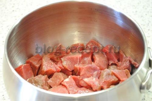 Говядина тушеная с луком и сливочным маслом. Мягчайшая говядина, тушеная в луковом соусе со сливочным маслом (видео-рецепт)