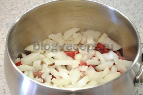 Говядина тушеная с луком и сливочным маслом. Мягчайшая говядина, тушеная в луковом соусе со сливочным маслом (видео-рецепт)