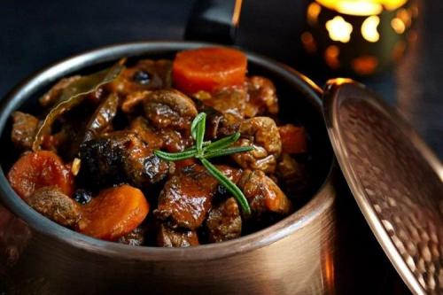 Тушеная говядина с луком. 20 рецептов мягкой и сочной тушеной говядины