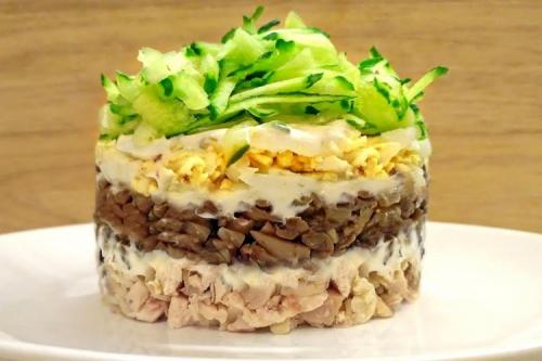 Какие овощи лучше всего сочетать с копчёным окорочком в салате