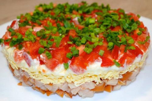 Какие овощи лучше всего сочетать с копчёным окорочком в салате