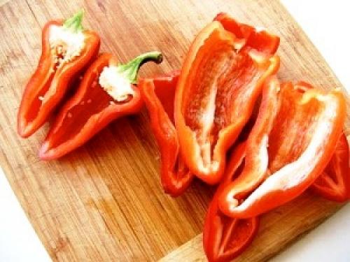 Говядина с перцем болгарским и помидорами в мультиварке. Ингредиенты: 03