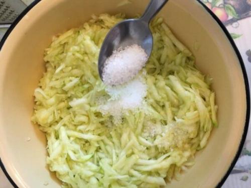 Диетическая запеканка из кабачков в мультиварке. Запеканка из кабачков в мультиварке – простой и вкусный рецепт