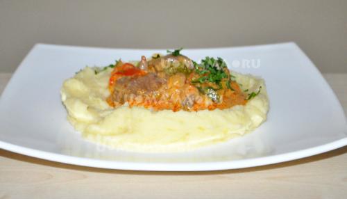 Говядина с помидорами и болгарским перцем в мультиварке. Говядина с перцем и помидорами, тушеная в мультиварке