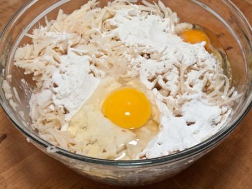 Можно ли запекать картофельные драники с луком. Драники картофельные в духовке