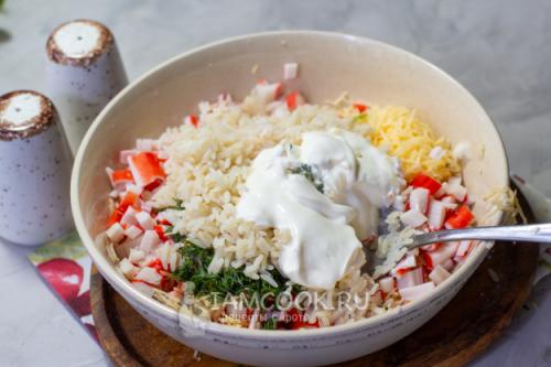 Необычный рецепт: фаршированный кальмар крабовыми палочками и яйцом 05 Необычный рецепт: фаршированный кальмар крабовыми палочками и яйцом 05