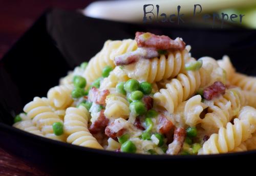 Паста карбонара с луком пореем. Паста с луком пореем и беконом в сливочном соусе