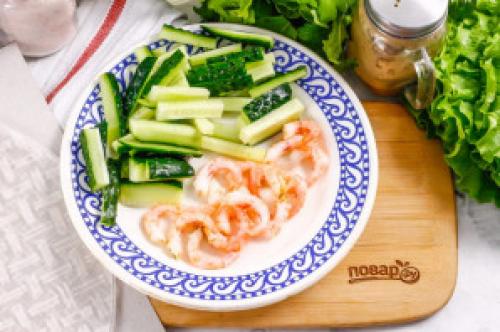 Как правильно подавать жареное рисовое блюдо с креветками. Жареные спринг-роллы с креветками