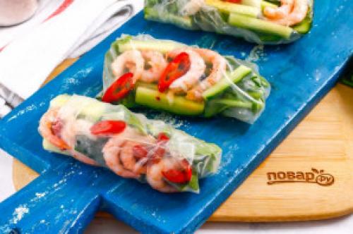 Как правильно подавать жареное рисовое блюдо с креветками. Жареные спринг-роллы с креветками