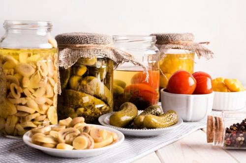 Как хранить банок 50 на зиму. Условия хранения консервации