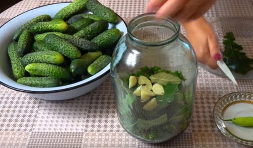 Как долго хранятся огурцы с горчицей без сахара. Огурцы, как бочковые с горчицей в банках на зиму (хрустящие и очень вкусные)