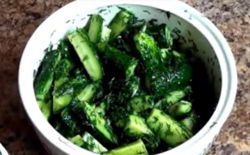 Сколько времени нужно на приготовление барских огурцов без сахара и уксуса. Маринованные огурцы быстрого приготовления с уксусом за 1 час