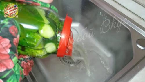 Какие приправы можно использовать для придания вкуса огурцам на зиму без стерилизации и уксуса. Пикантные огурцы на зиму без уксуса и стерилизации