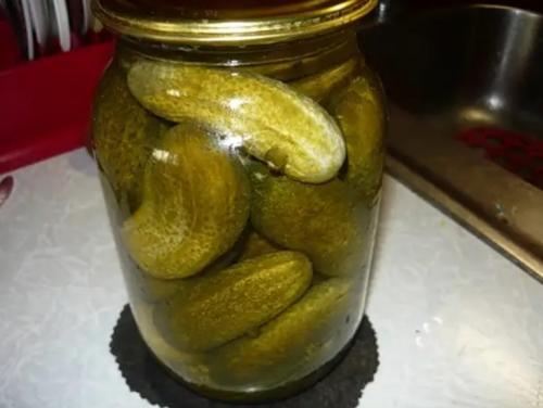 Засолка огурцов без кипятка. Солёные огурцы на зиму в банках холодным способом — 5 рецептов хрустящих огурцов