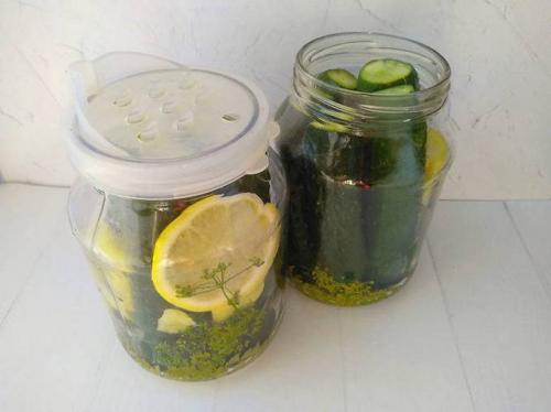 Можно ли добавлять другие ингредиенты в рецепт сладких огурцов без стерилизации. Сладкие маринованные огурцы на зиму