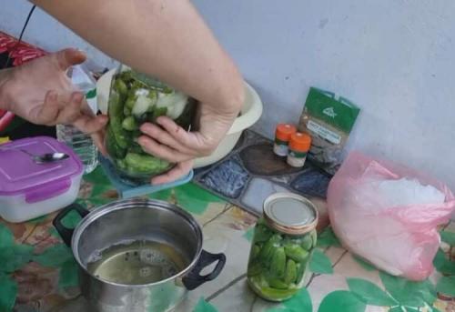 Вкусные сладкие огурцы без стерилизации: простой рецепт 19 Вкусные сладкие огурцы без стерилизации: простой рецепт 19