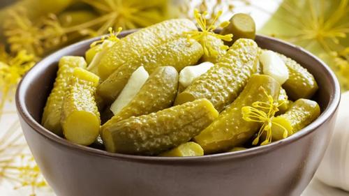 Можно ли использовать разные виды огурцов для приготовления маринованных огурцов без сахара с яблочным уксусом. Как приготовить хрустящие и вкусные маринованные огурцы с яблочным уксусом