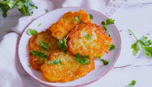 Можно ли приготовить драники картофельные с салом и луком на сковороде без сала. Картофельные драники (колдуны) по-белорусски — 7 пошаговых рецептов