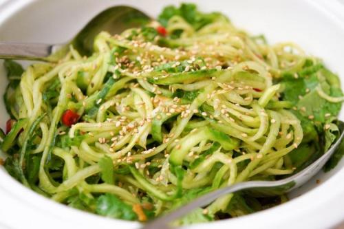 Можно ли использовать огурцы без сахара в качестве начинки для салатов. 20 рецептов блюд из огурцов, которые хочется готовить снова и снова