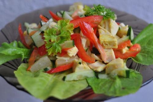 Салат с копченой грудкой и свежими огурцами. 20 вкусных салатов с копченой курицей и свежим огурцом