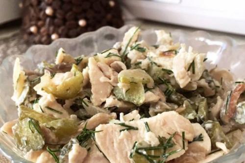 Салат с копченой грудкой и свежими огурцами. 20 вкусных салатов с копченой курицей и свежим огурцом