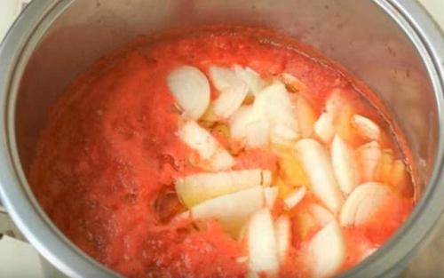 Лечо с баклажанами и перцем. Готовим лечо из баклажанов с томатами, луком и болгарским перцем