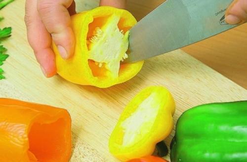 Лечо пальчики оближешь с луком. Лечо из перца, помидоров, лука и моркови