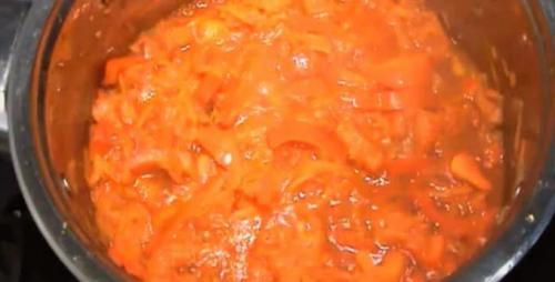 Лечо пальчики оближешь с чесноком. Лечо из перца, помидоров, лука и моркови