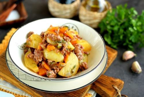 Картошка по-французски в мультиварке с фаршем. Тушеная картошка с фаршем в мультиварке — 10 лучших рецептов