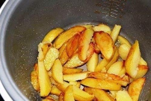 Жареная картошка с фаршем в мультиварке. Жареная картошка в мультиварке. Как пожарить, рецепты с корочкой