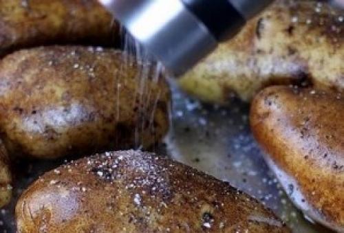 Запеченный картофель в мультиварке в фольге. Картошка в фольге в мультиварке