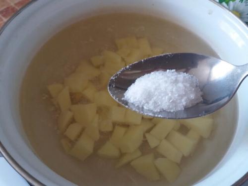 Суп из скумбрии консервы. Суп из рыбной консервы «Скумбрия с маслом»