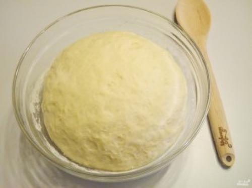 Расстегай с рыбой треугольником. Расстегаи с сайрой и рисом