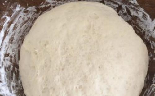 Расстегаи с консервированной рыбой. Расстегаи с консервированной сайрой — фото рецепт