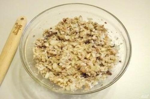 Расстегай с сайрой рецепт. Расстегаи с сайрой и рисом