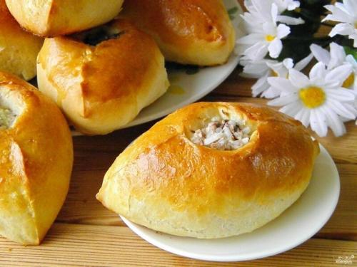 Расстегай с сайрой рецепт. Расстегаи с сайрой и рисом