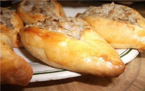 Расстегаи с рыбой и рисом. Расстегаи. Очень вкусная выпечка открытых рыбных пирожков в духовке