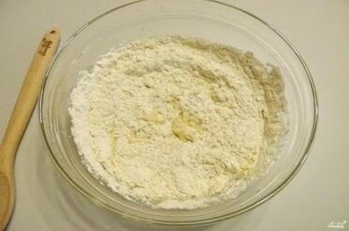 Расстегаи с консервированной рыбой и рисом. Расстегаи с сайрой и рисом