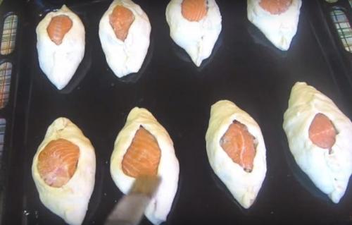 Расстегаи с рыбой на сковороде. Постный рецепт рыбного расстегая