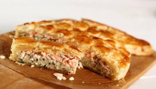 Пирог с рисом и рыбой консервой. Пирог с рисом и рыбными консервами