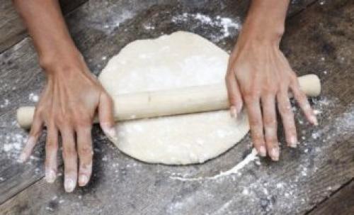 Пирог с рисом и рыбой консервой. Пирог с рисом и рыбными консервами