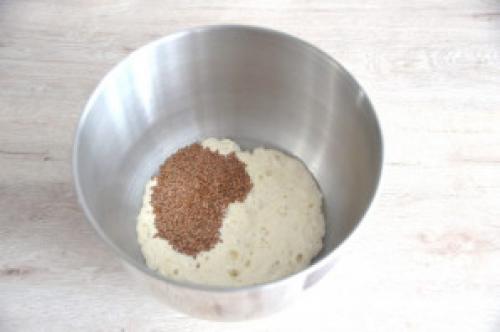 Какие ингредиенты необходимы для приготовления серого льняного хлеба на пшеничной закваске. Льняной хлеб на закваске