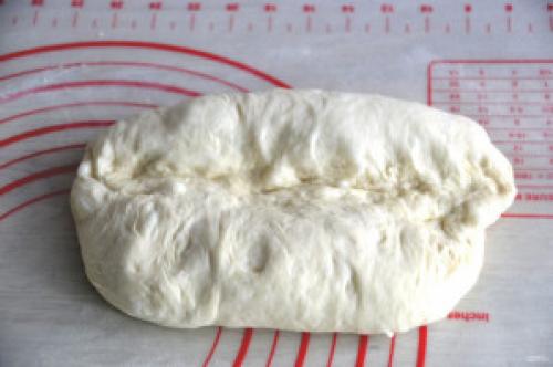 Какие особенности приготовления серых батонов на закваске. Батон на закваске