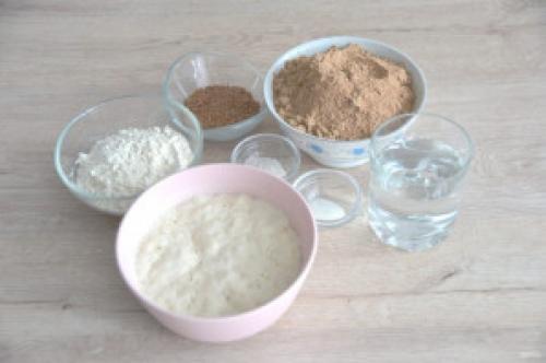 Какие ингредиенты необходимы для приготовления серого льняного хлеба на пшеничной закваске. Льняной хлеб на закваске