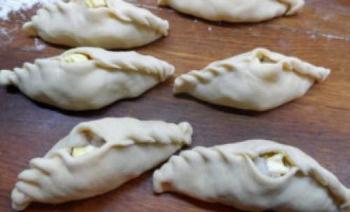 Дрожжевые расстегаи с рыбой и рисом в духовке Просто Кухня. Из дрожжевого теста с рыбным фаршем и рисом