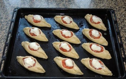 Расстегай с рыбой из слоеного теста. Рецепт приготовления