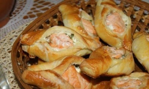 Расстегай с рыбой из слоеного теста. Рецепт приготовления