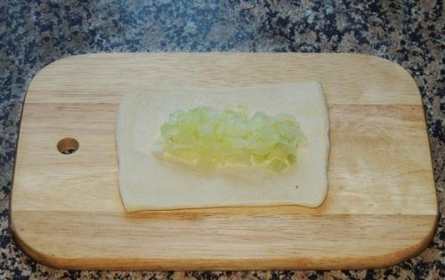 Расстегай с рыбой из слоеного теста. Рецепт приготовления